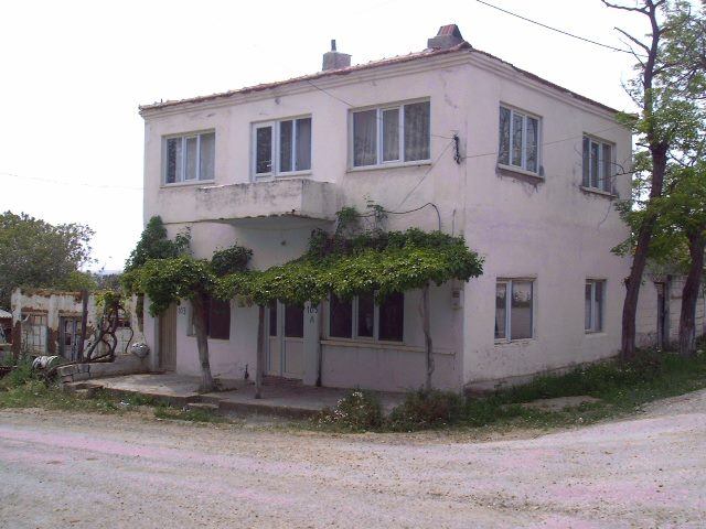 Demirtepe'nin On Dört Bakkalı: Adları ve Yerleri