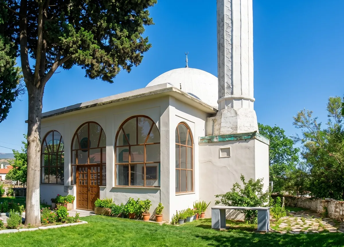 Oğuz Camii: 1945'te Temeli Atılan Bir Köy Camisi
