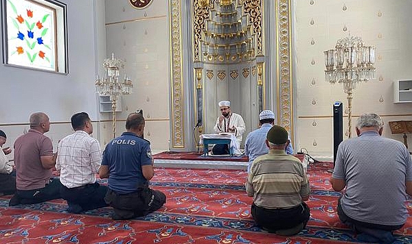 Şehitlerimize Mevlid Okutuldu: Demirtepe'de Aziz Şehitler İçin Birlik ve Dua Günü